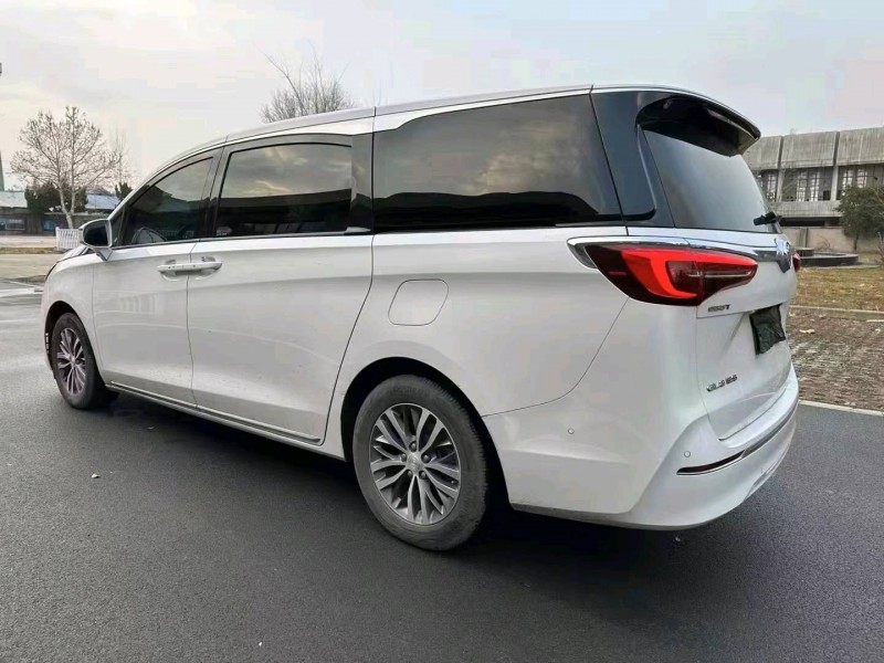 济宁23年别克GL85