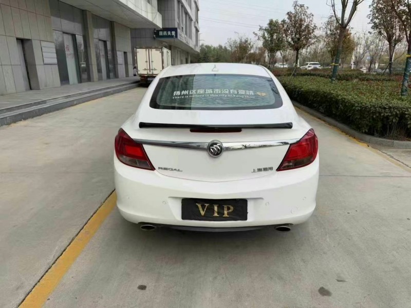 济宁13年别克君威9