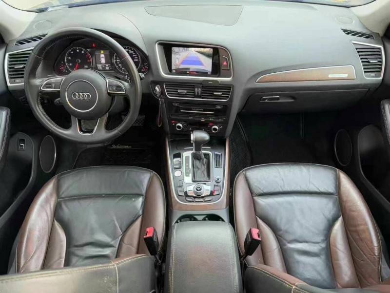 济宁18年奥迪Q56