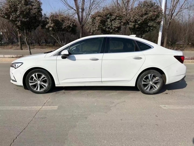 枣庄19年别克威朗7