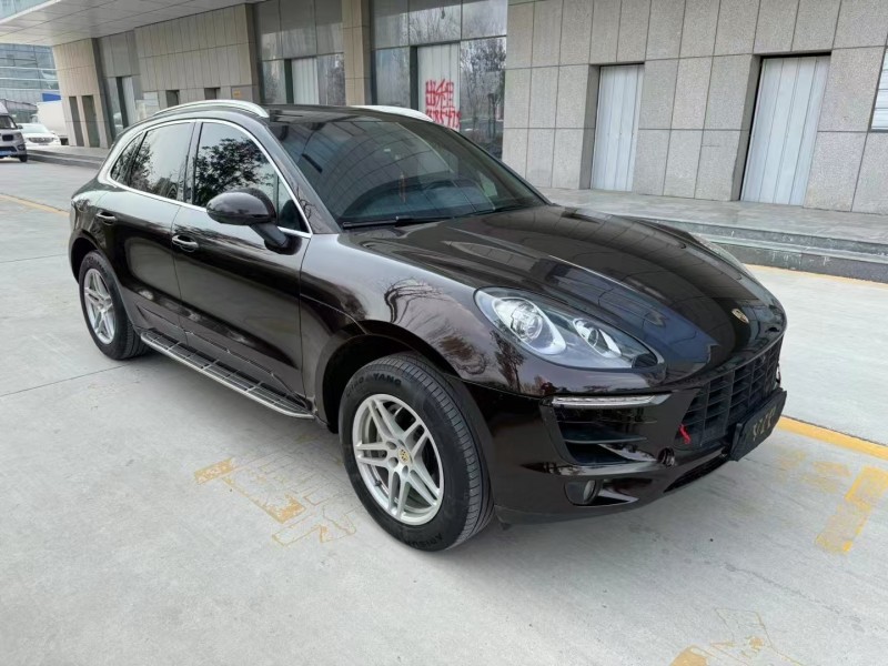 济宁16年保时捷Macan2