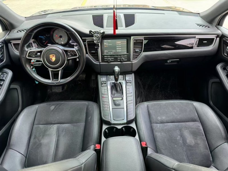 济宁16年保时捷Macan4