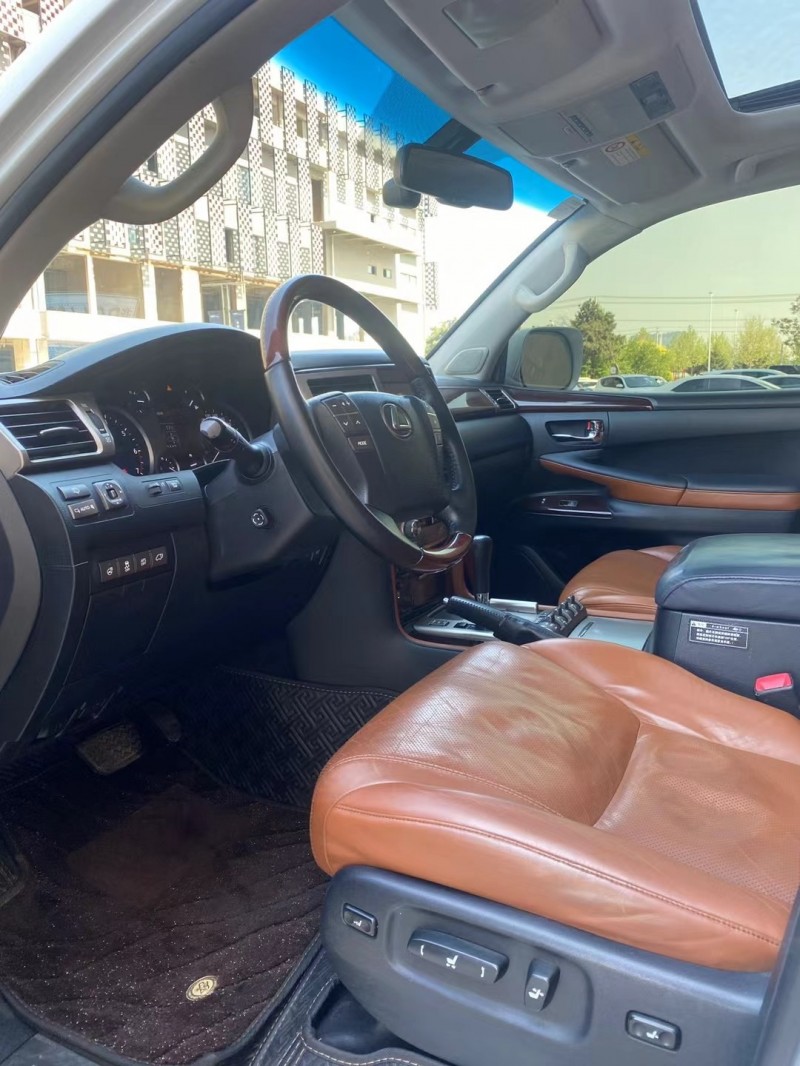 營口13年雷克薩斯LX7