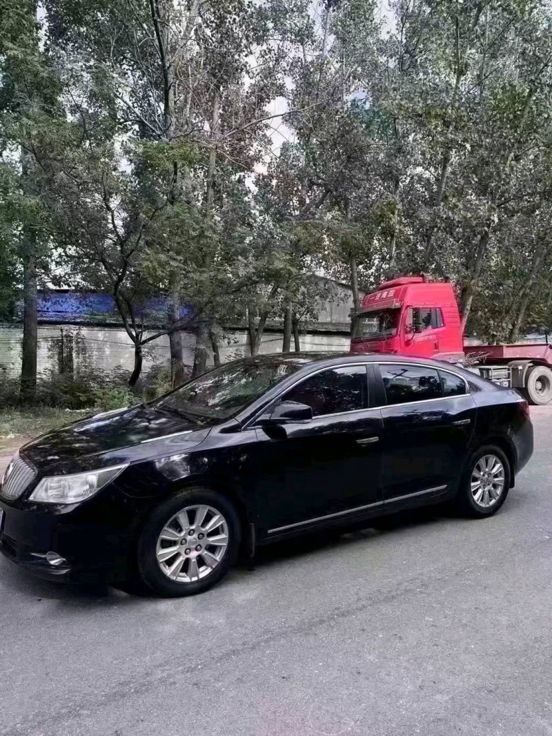 菏泽12年别克君越6