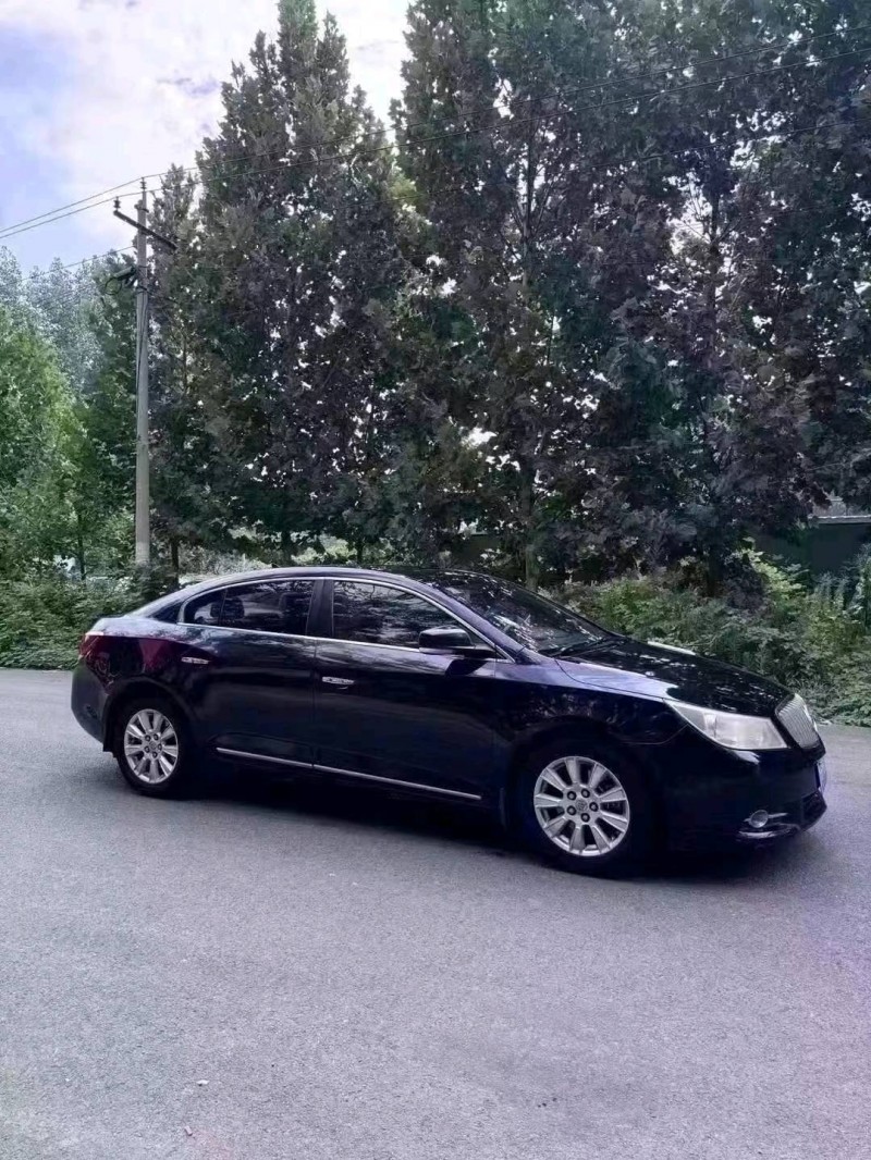 菏泽12年别克君越7