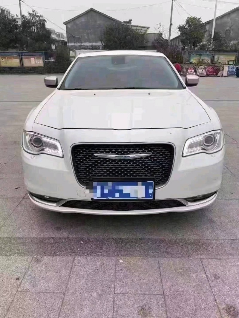 菏泽16年克莱斯勒300C1