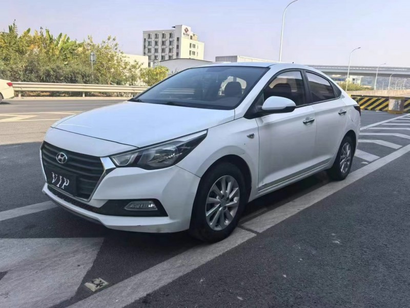 广州18年现代悦纳3
