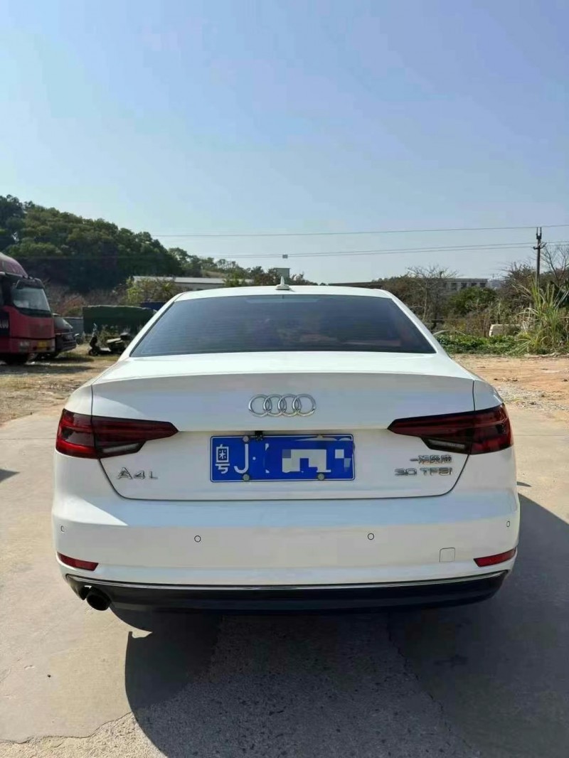 广州18年奥迪A4L9