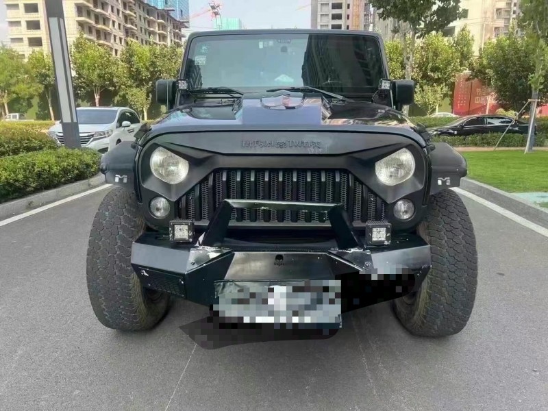 棗莊18年Jeep牧馬人1