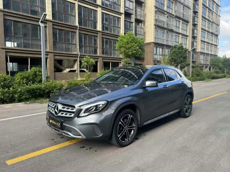 徐州18年奔驰GLA2