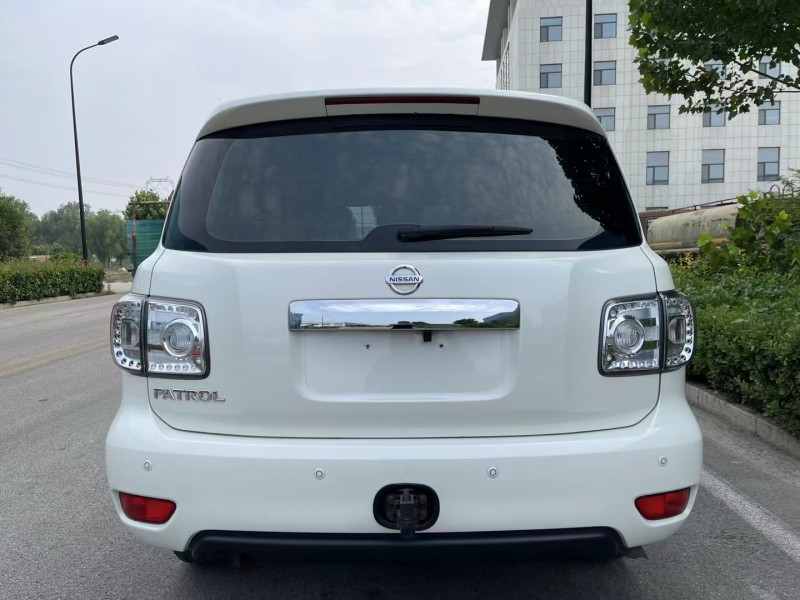 济宁19年日产途乐9