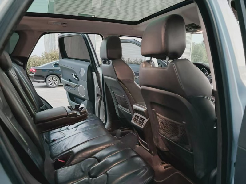 济宁13年路虎极光4