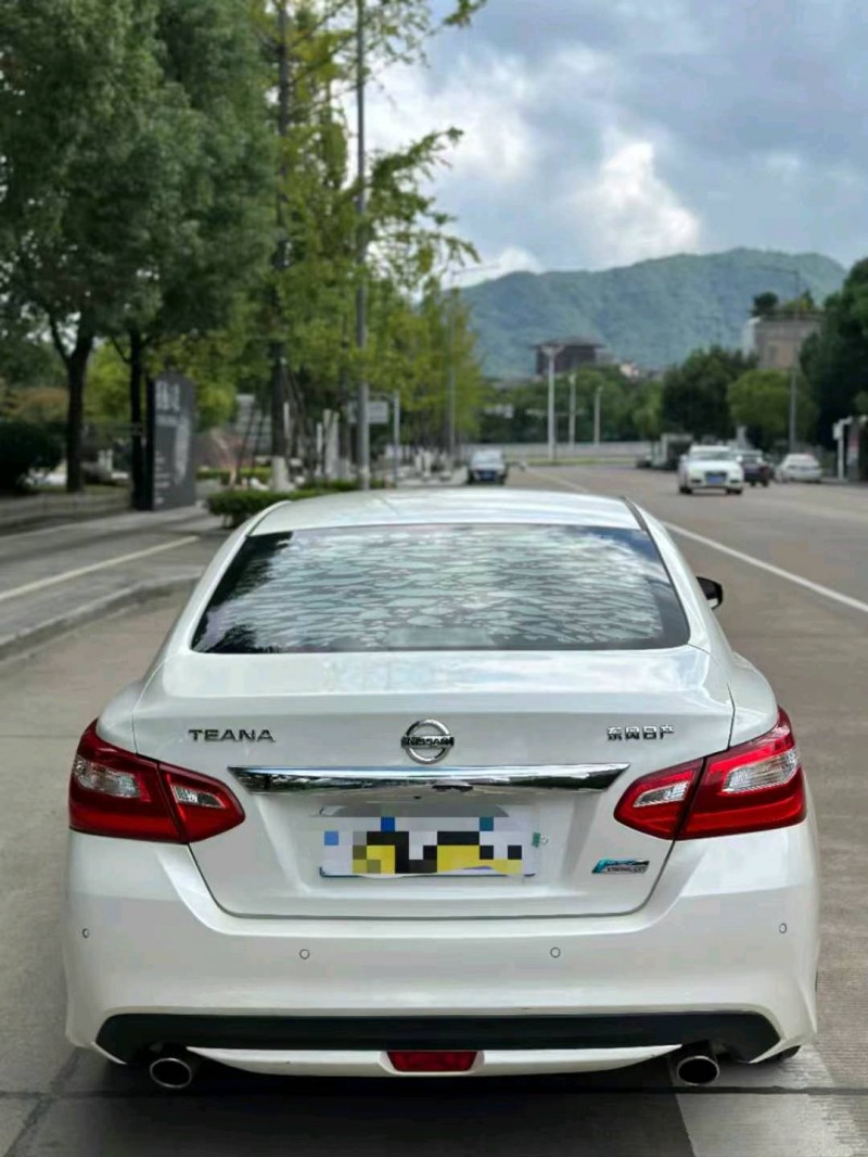 湖州17年日產天籟4