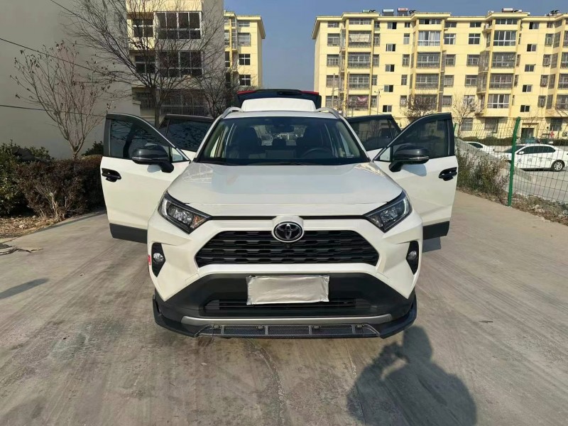 徐州22年丰田RAV4荣放6