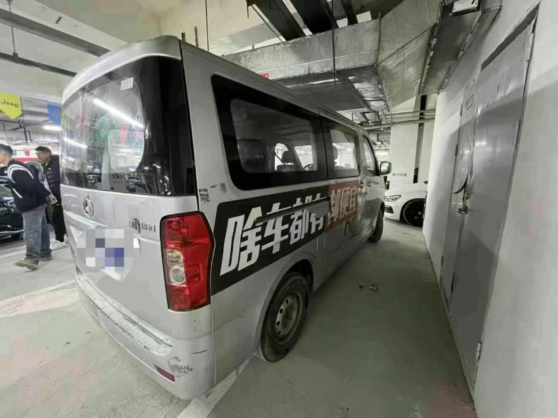 成都21年長安汽車睿行4