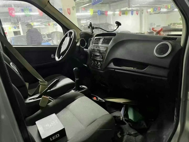 成都21年長安汽車睿行6