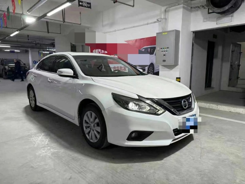 成都17年日產天籟2