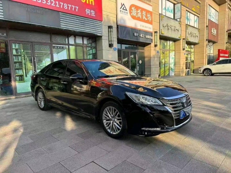 佛山17年丰田皇冠2