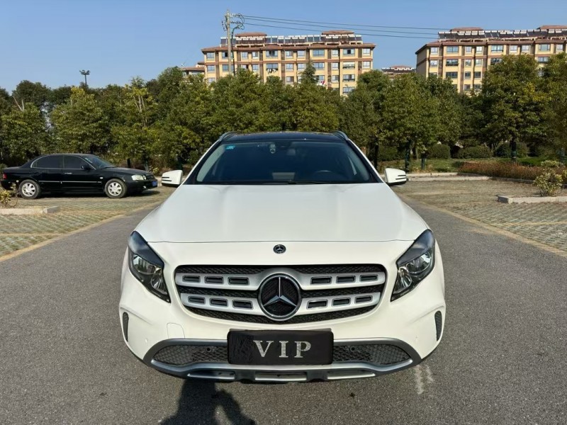 盐城19年奔驰GLA1