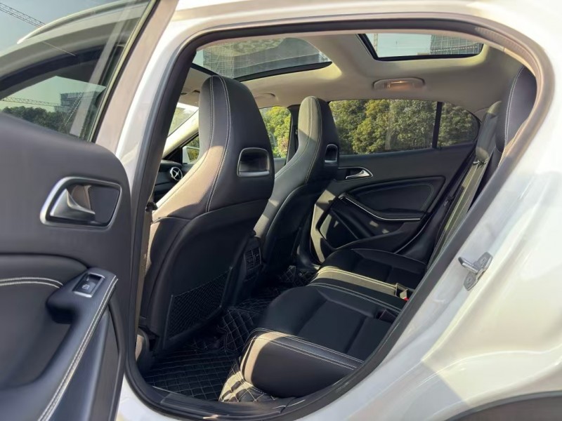 盐城19年奔驰GLA7