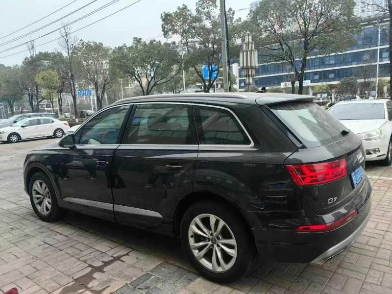 武汉17年奥迪Q77