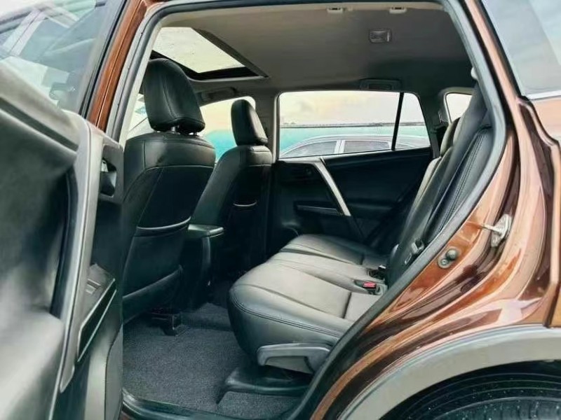 东莞17年丰田RAV4荣放6