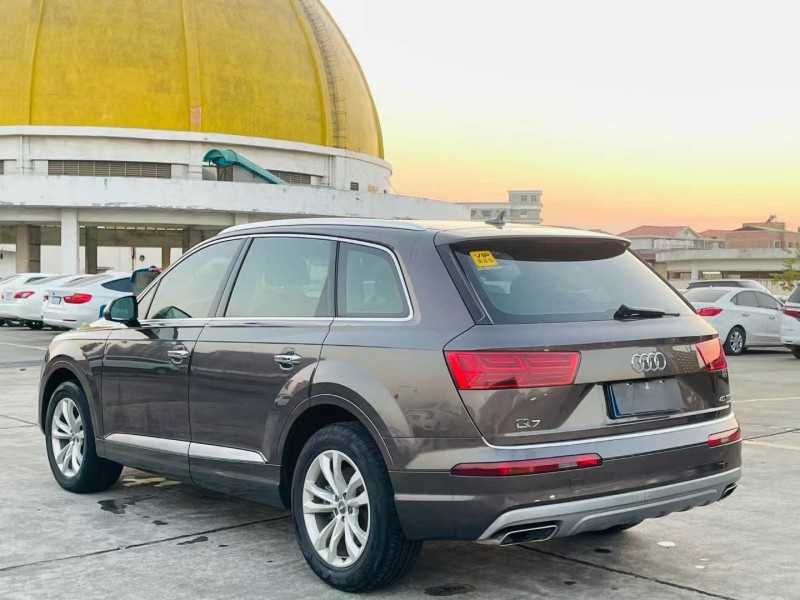 东莞17年奥迪Q79