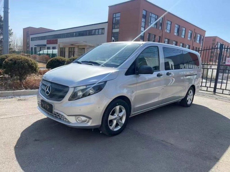 广州17年奔驰威霆2