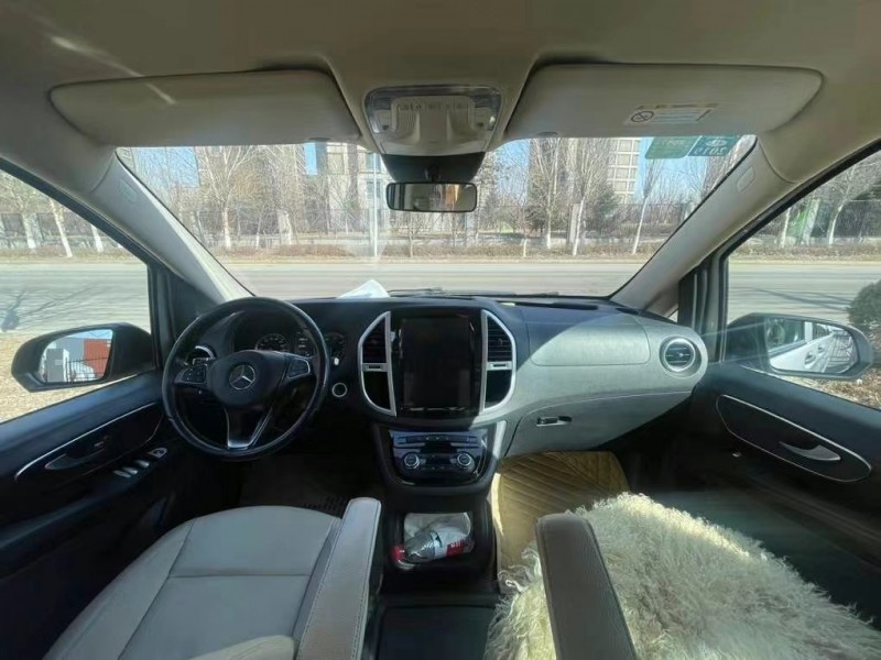 广州17年奔驰威霆4