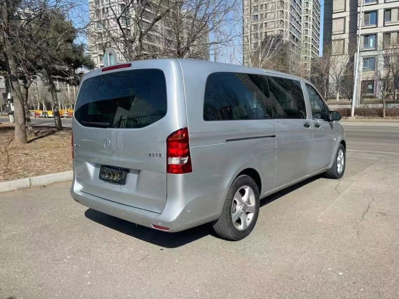 广州17年奔驰威霆7