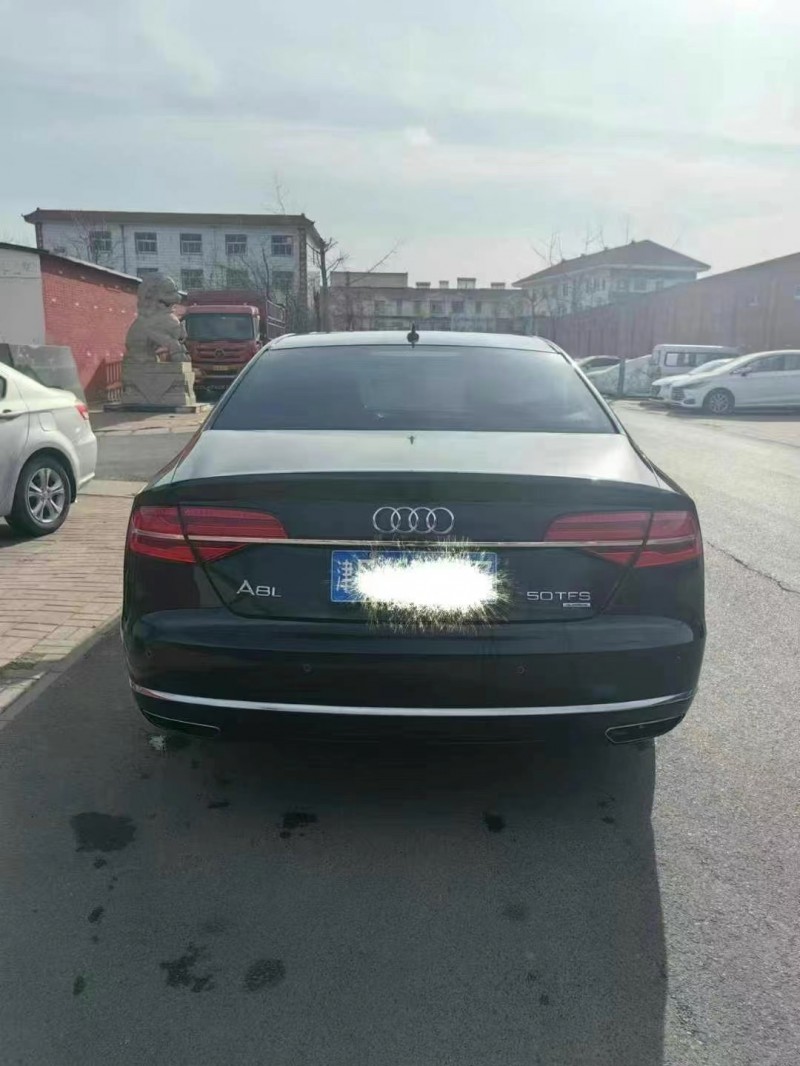 天津17年奧迪A8L9