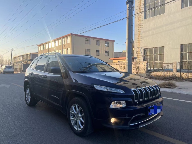 青島18年Jeep自由光2