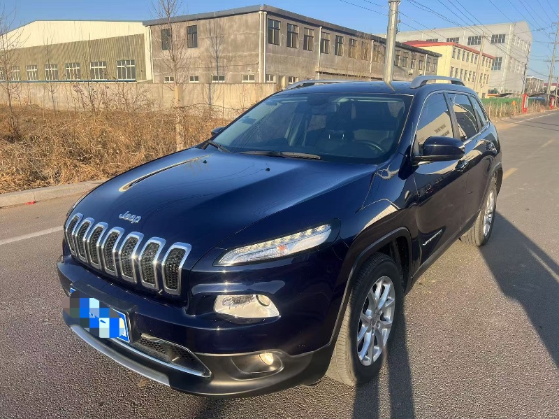 青島18年Jeep自由光3