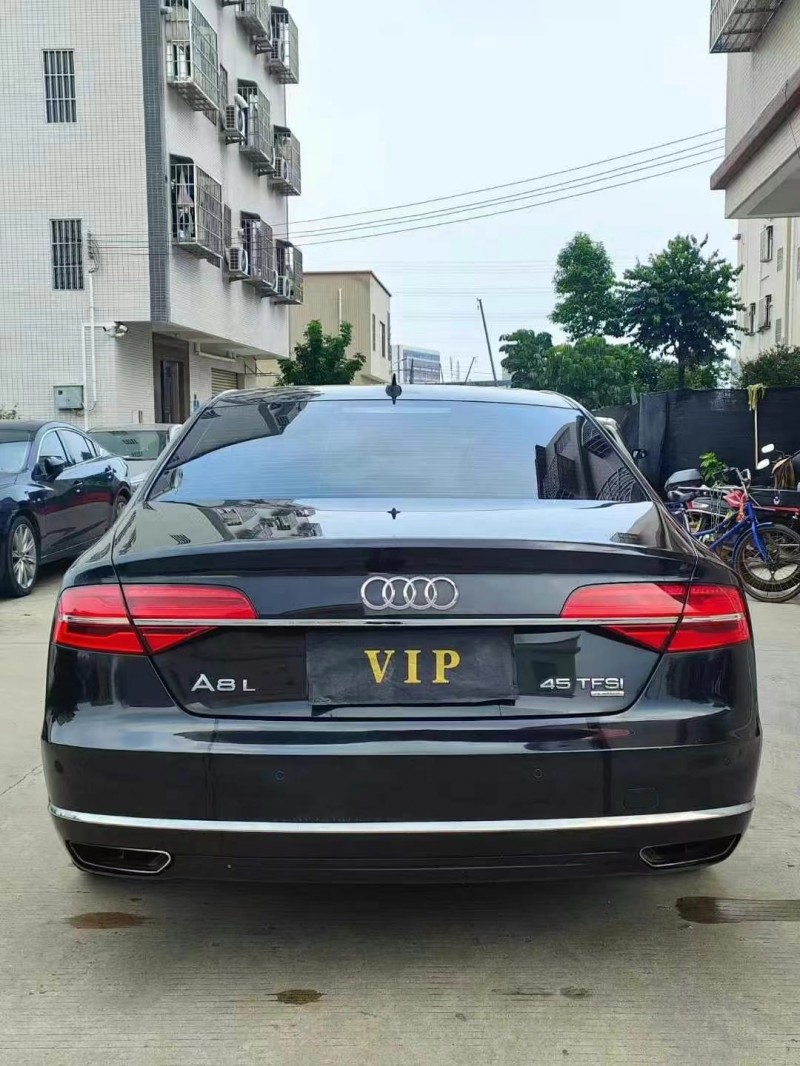 中山15年奧迪A8L5