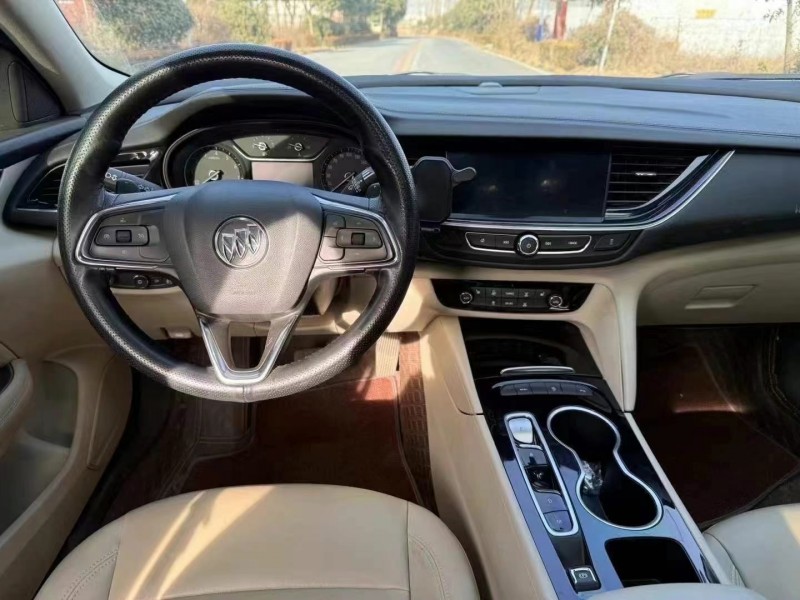 枣庄22年别克君威5