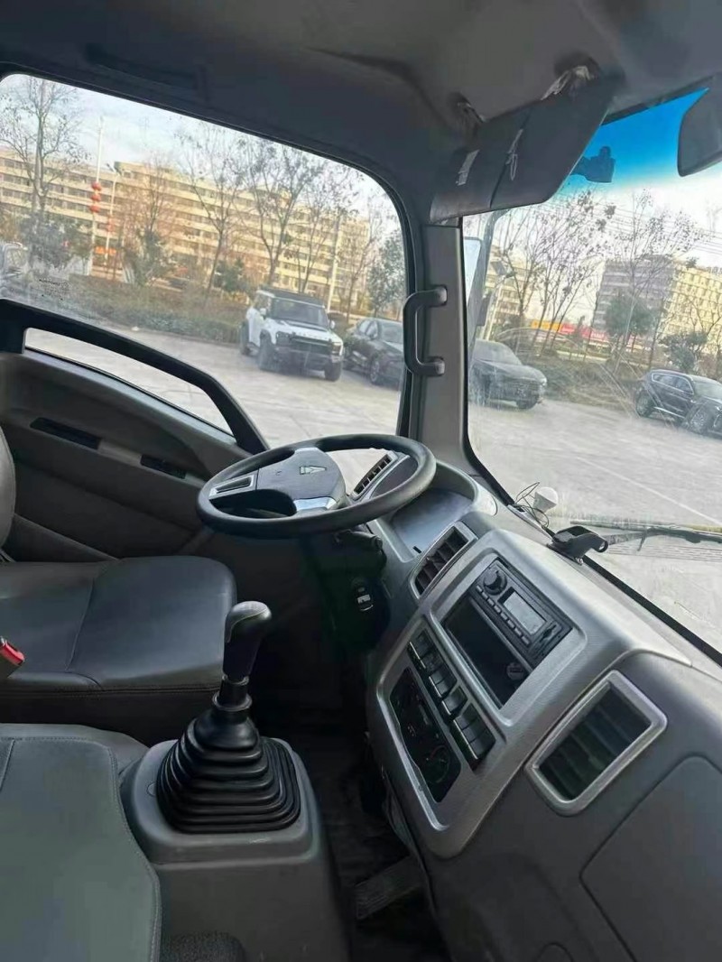濰坊20年卡車系列重汽豪沃6