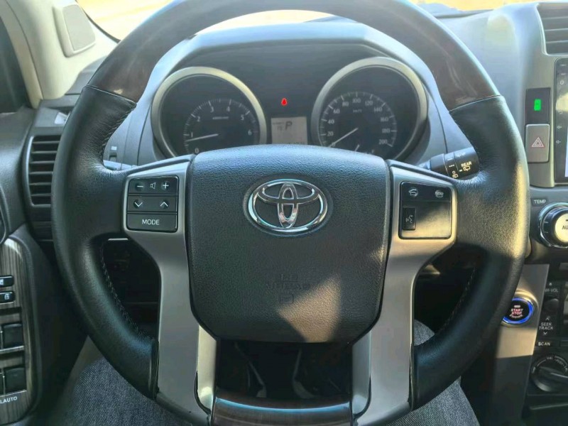 武汉13年丰田普拉多8