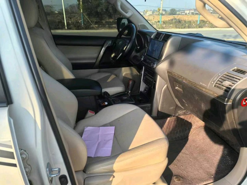 武汉13年丰田普拉多9