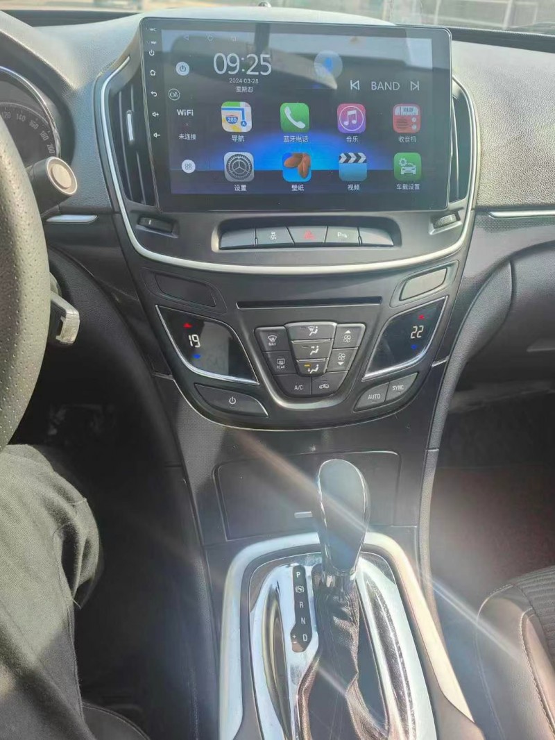 武汉15年别克君威3