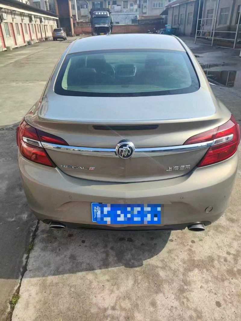 武汉15年别克君威9