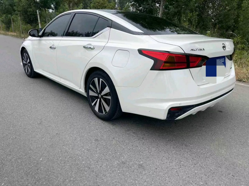 開封22年日產天籟3