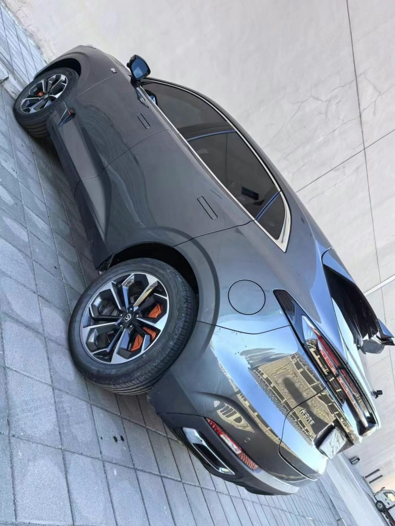營口24年長安汽車UNI8