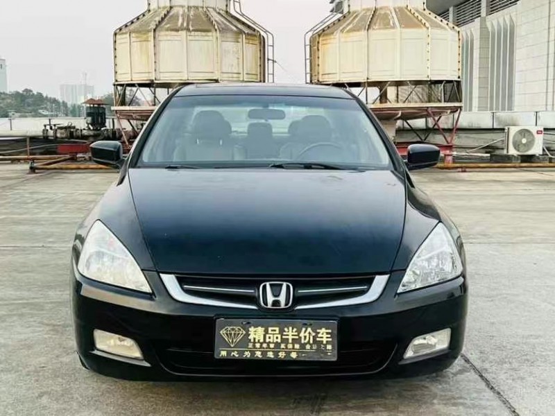 东莞07年本田雅阁1