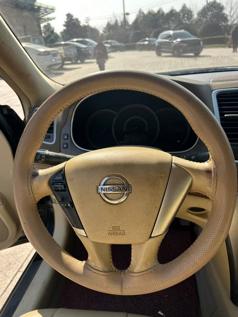 宜昌12年日產天籟4