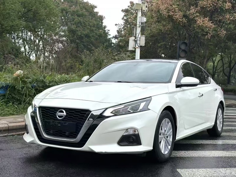 廈門19年日產天籟2