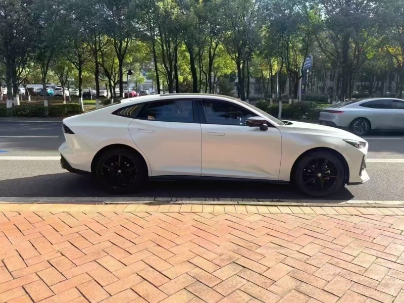 廈門23年長安汽車UNI4