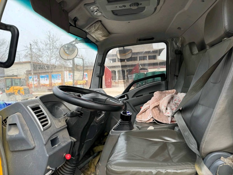新鄉21年卡車系列重汽豪沃7