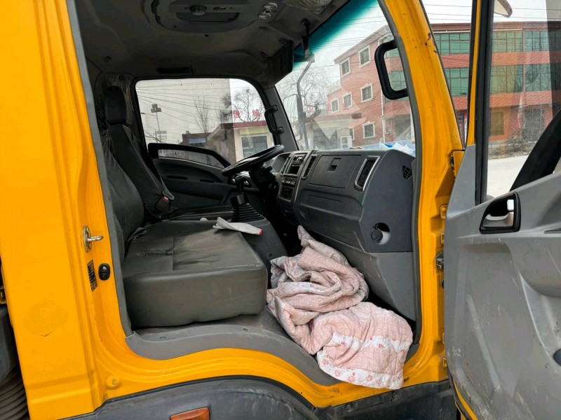 新鄉21年卡車系列重汽豪沃9