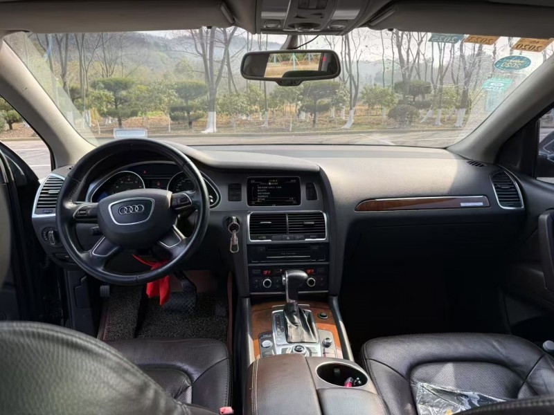 盐城13年奥迪Q76