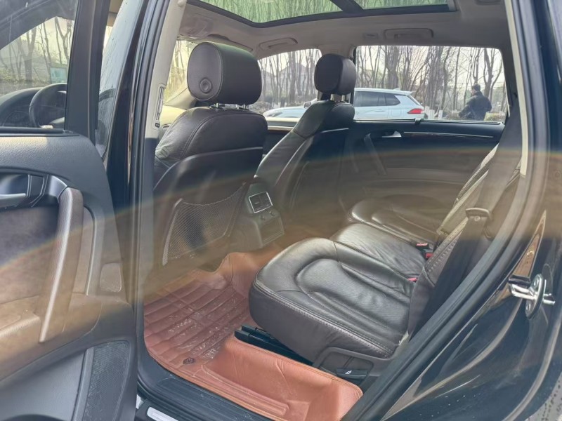 盐城13年奥迪Q78